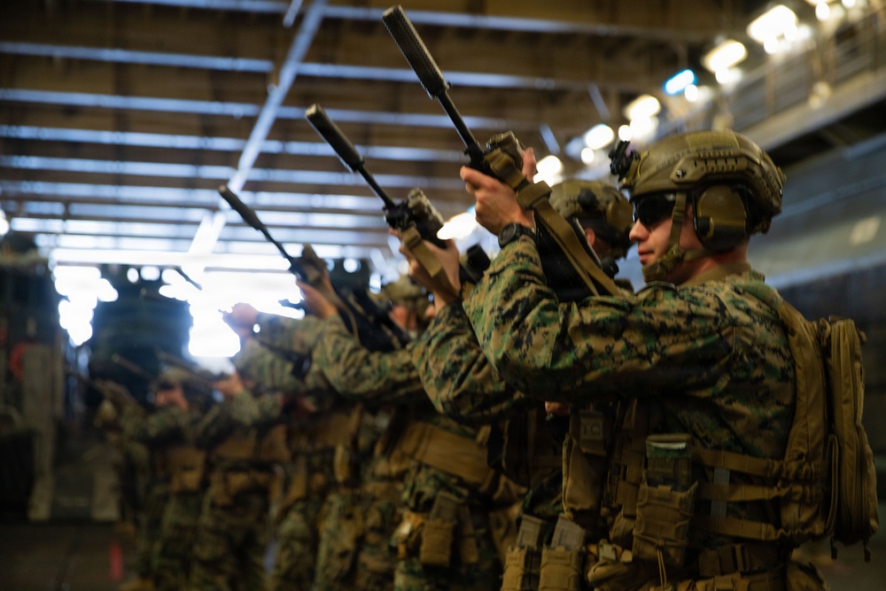 U.S. Marines and Sailors conduct live-fire range aboard USS Essex
