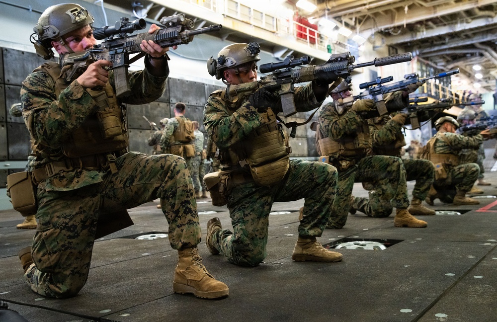 U.S. Marines and Sailors conduct live-fire range aboard USS Essex