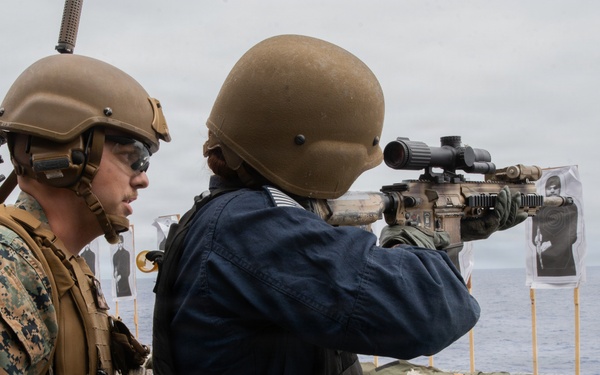 U.S. Marines and Sailors conduct live-fire range aboard USS Essex