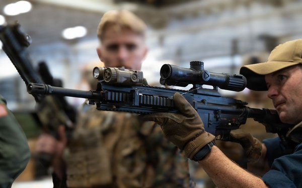 USS Essex; 2nd Bn., 7th Marines leaders participate in live-fire range