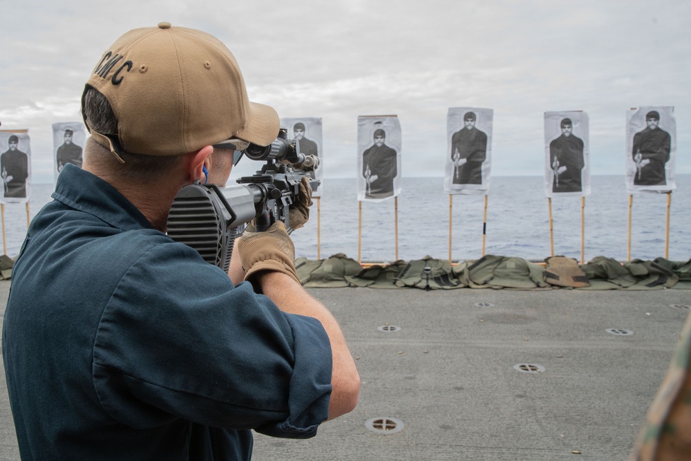 USS Essex; 2nd Bn., 7th Marines leaders participate in live-fire range