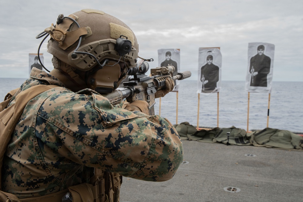 USS Essex; 2nd Bn., 7th Marines leaders participate in live-fire range