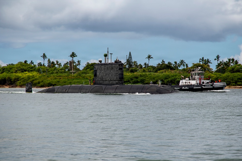 HMCS Corner Brook (SSK 878) arrives at Joint Base Pearl Harbor-Hickam for RIMPAC 2026