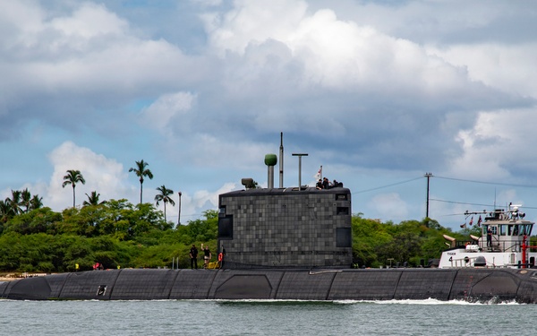 HMCS Corner Brook (SSK 878) arrives at Joint Base Pearl Harbor-Hickam for RIMPAC 2026