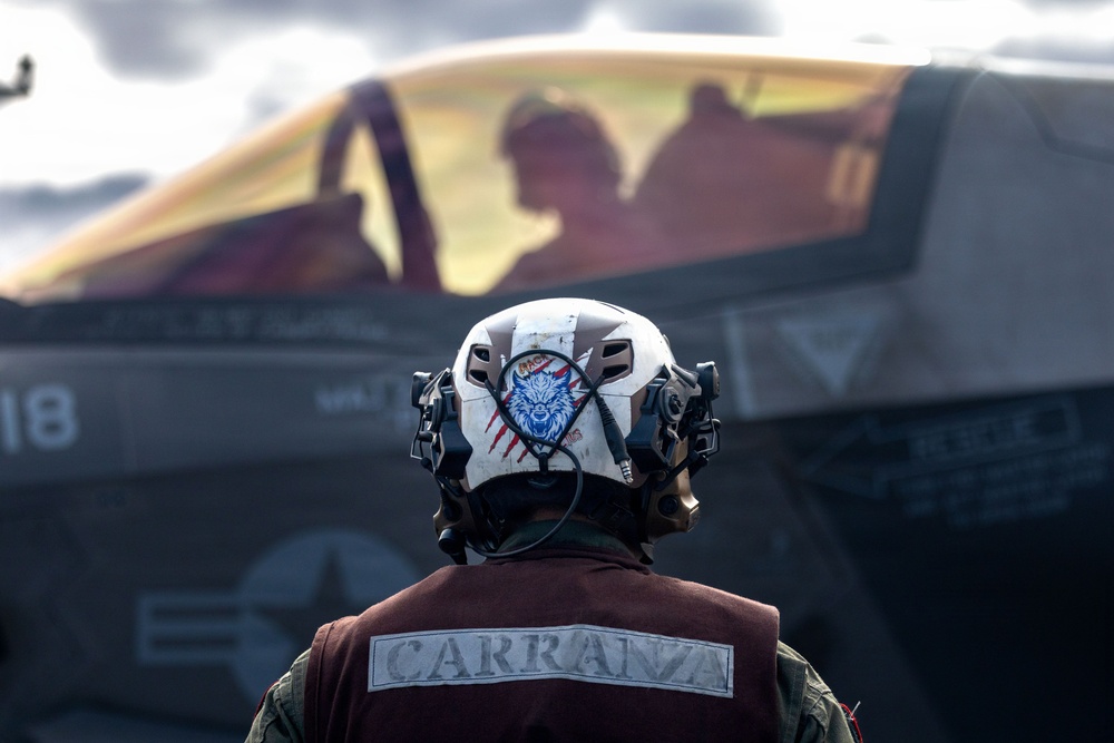 11th MEU Marines, Sailors Conduct Flight Operations Aboard USS Boxer