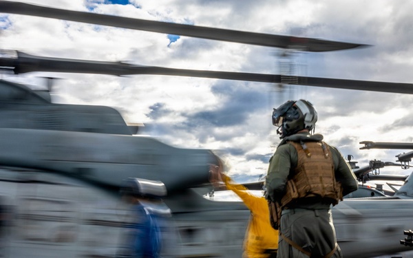 11th MEU Marines, Sailors Conduct Flight Operations Aboard USS Boxer