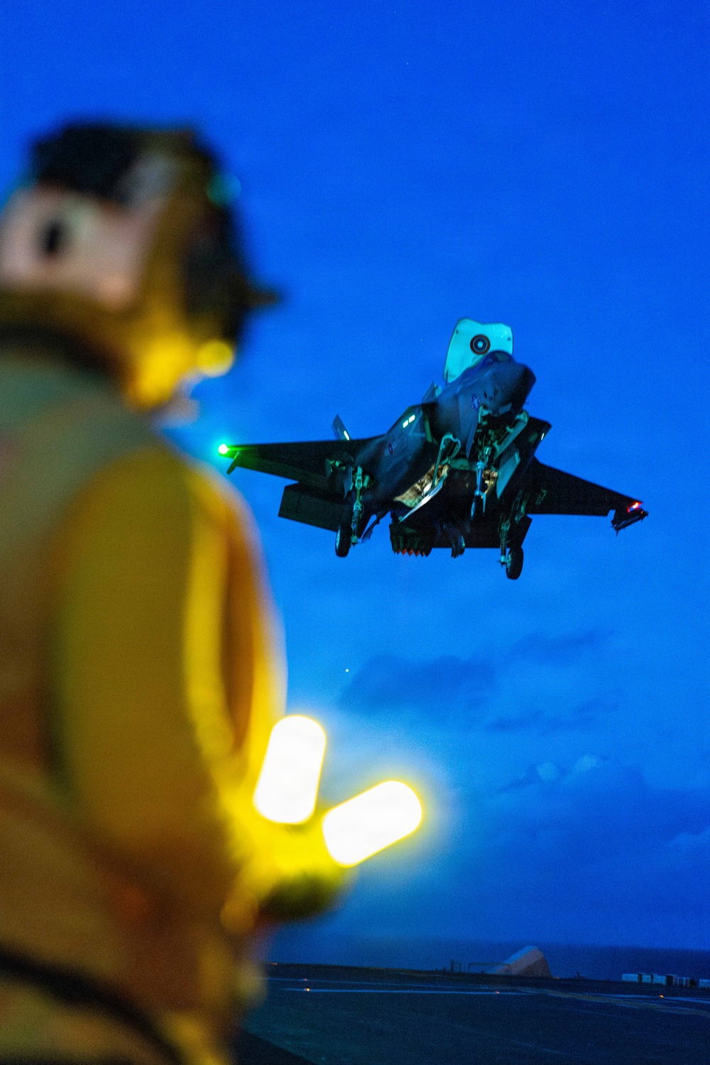 11th MEU Marines, Sailors Conduct Flight Operations Aboard USS Boxer