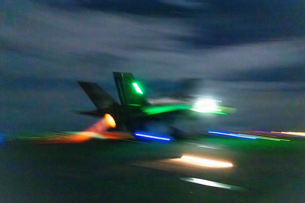 11th MEU Marines, Sailors Conduct Flight Operations Aboard USS Boxer