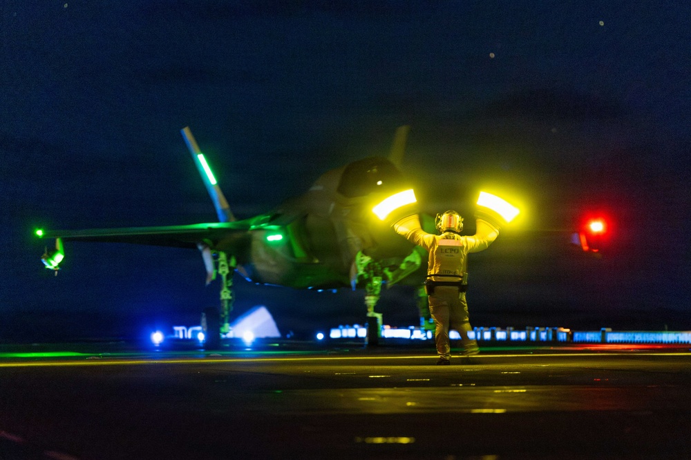 11th MEU Marines, Sailors Conduct Flight Operations Aboard USS Boxer