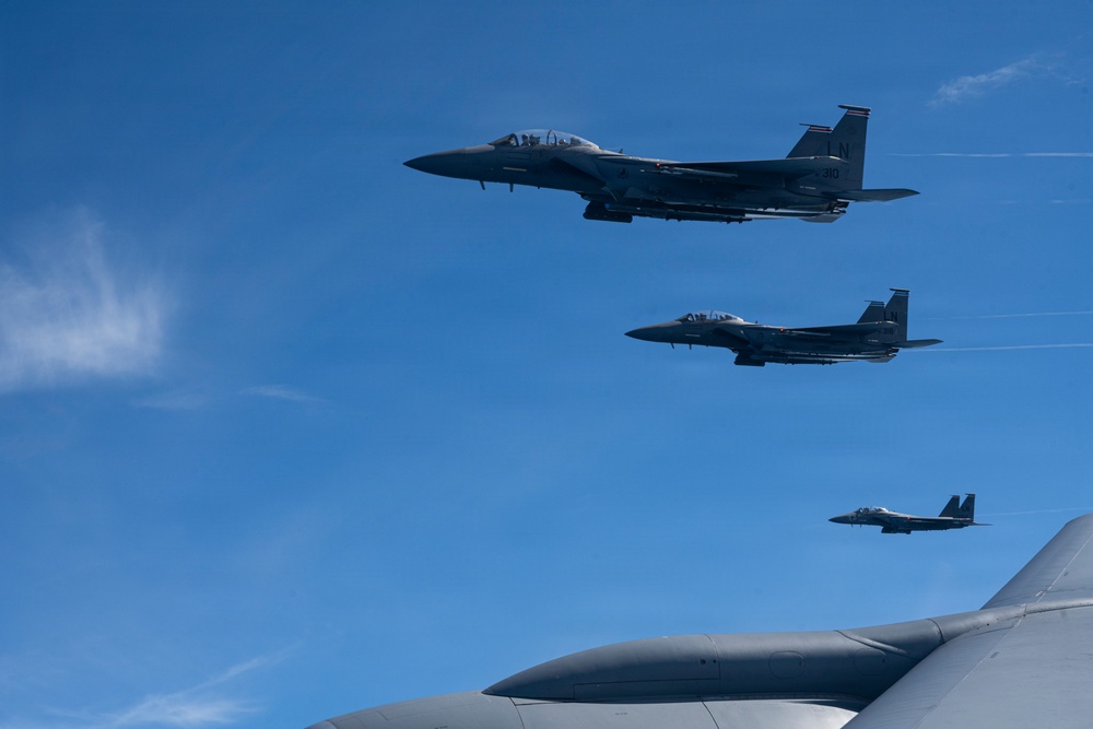 100 ARW Refuels 48th FW