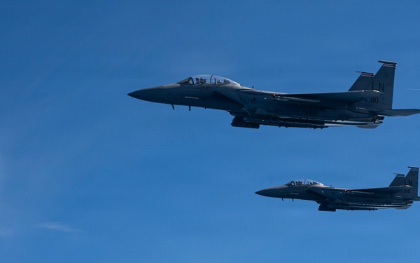 100 ARW Refuels 48th FW