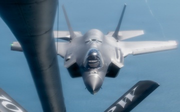 100 ARW Refuels 48th FW
