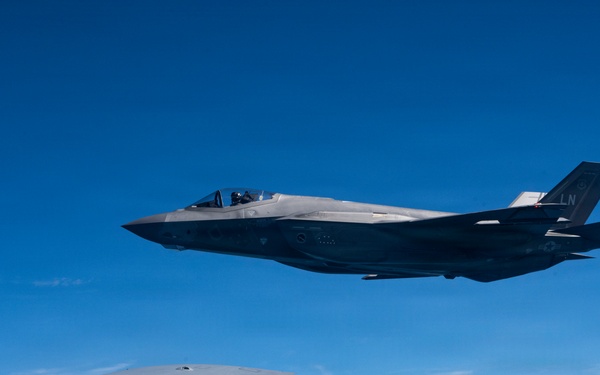 100 ARW Refuels 48th FW