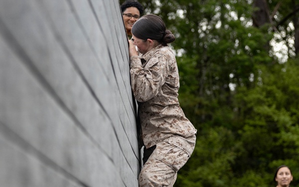 Cpls Course 4-26 Conducts O-Course