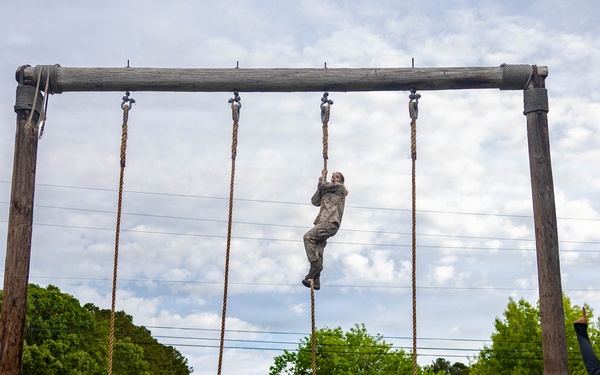 Cpls Course 4-26 Conducts O-Course