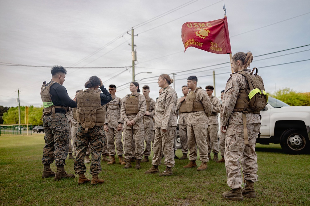 Cpls Course 4-26 Conducts O-Course