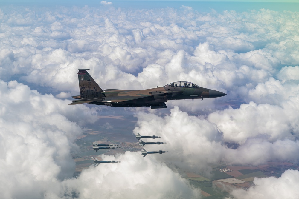 494th Fighter Squadron F-15E Debuts F-111F Heritage Paint Scheme Over UK