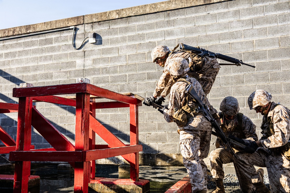 Company A OCC 252 conduct the Leadership Reaction Course