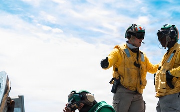 IKE Conducts Carrier Qualifications in Atlantic Ocean