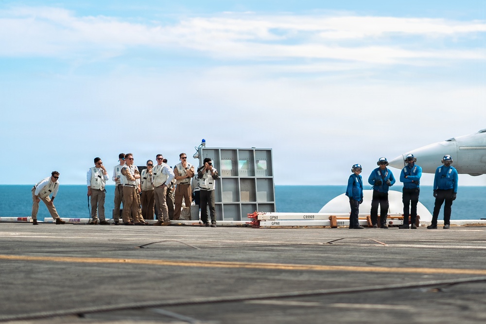 IKE Conducts Carrier Qualifications in Atlantic Ocean