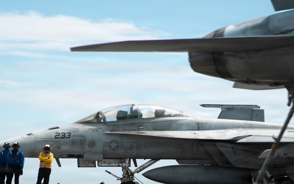 IKE Conducts Carrier Qualifications in Atlantic Ocean