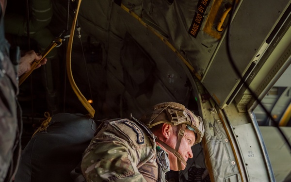 173rd Light Support Battalion Conducts Airborne Operation