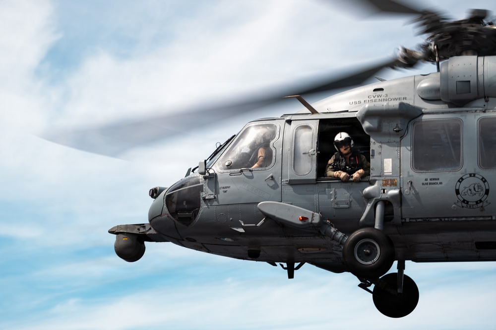 IKE Conducts Carrier Qualifications in Atlantic Ocean