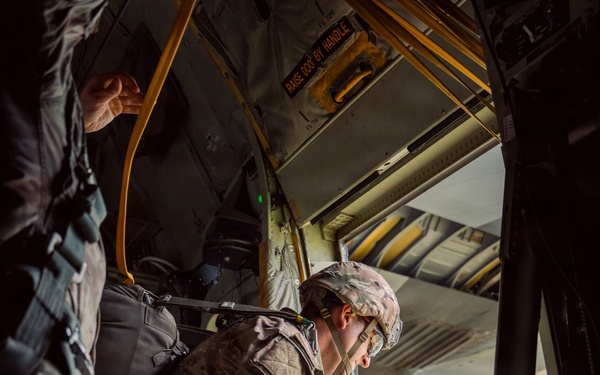 173rd Light Support Battalion Conducts Airborne Operation