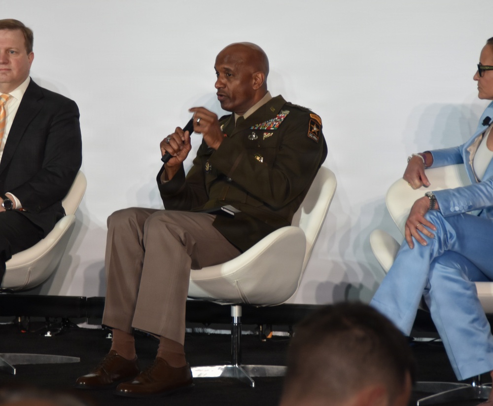 Army Deputy Chief of Staff, G-6, Lt. Gen. Jeth Rey, participates in panel discussion at General Dynamics Information Technology Battlespace of the Future Summit.