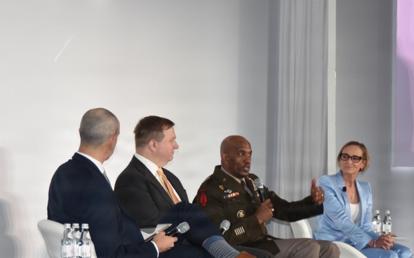 Army Deputy Chief of Staff, G-6, Lt. Gen. Jeth Rey, participates in panel discussion at General Dynamics Information Technology Battlespace of the Future Summit.