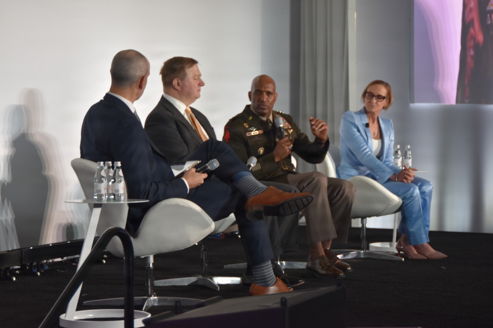 Army Deputy Chief of Staff, G-6, Lt. Gen. Jeth Rey, participates in panel discussion at General Dynamics Information Technology Battlespace of the Future Summit.