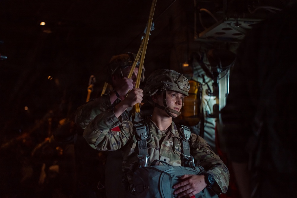 173rd Light Support Battalion Conducts Airborne Operation
