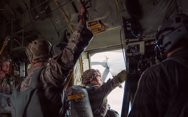173rd Light Support Battalion Conducts Airborne Operation