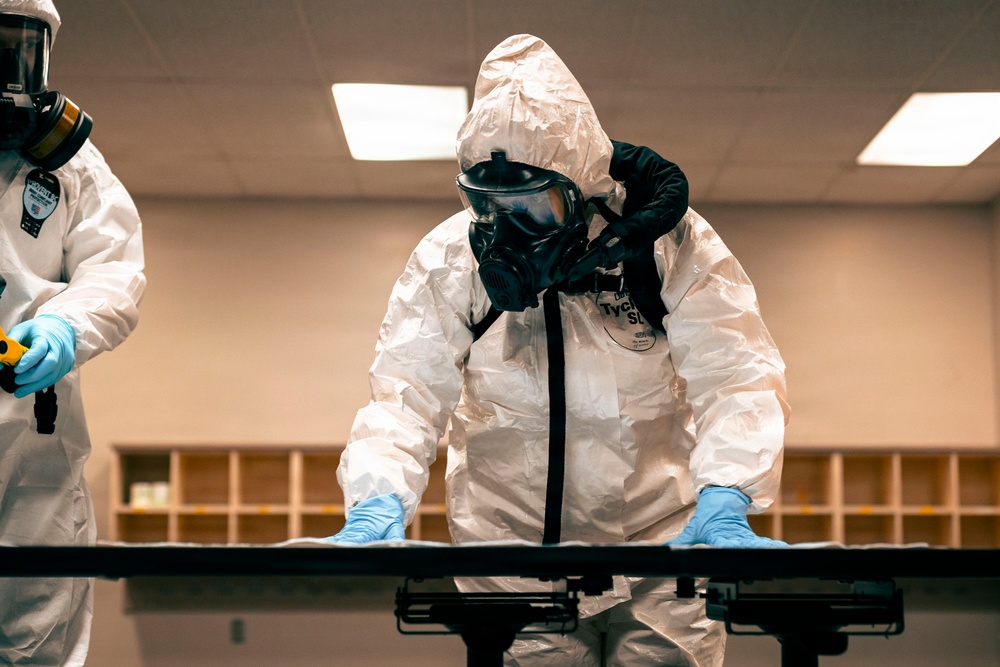 Washington National Guard’s 10th Civil Support Team and FBI hone response skills during joint training