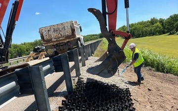 Tulsa District Hub Crew Conducts Erosion Repairs at Kaw Dam