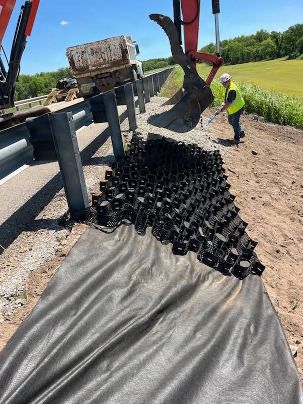 Tulsa District Hub Crew Conducts Erosion Repairs at Kaw Dam