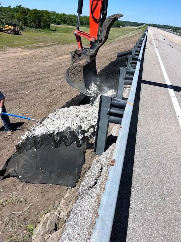 Tulsa District Hub Crew Conducts Erosion Repairs at Kaw Dam