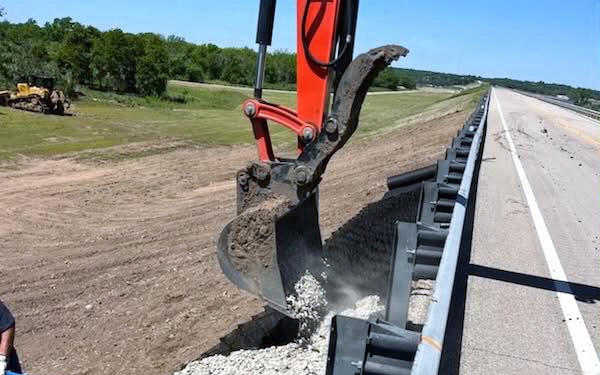 Tulsa District Hub Crew Conducts Erosion Repairs at Kaw Dam