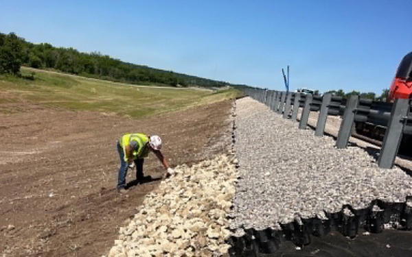 Tulsa District Hub Crew Conducts Erosion Repairs at Kaw Dam