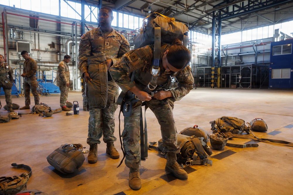 U.S. Paratroopers Conduct Airborne Training
