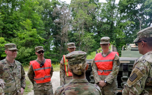 Brig. Gen. Eaken visits with Soldiers Attending Operation Patriot Press