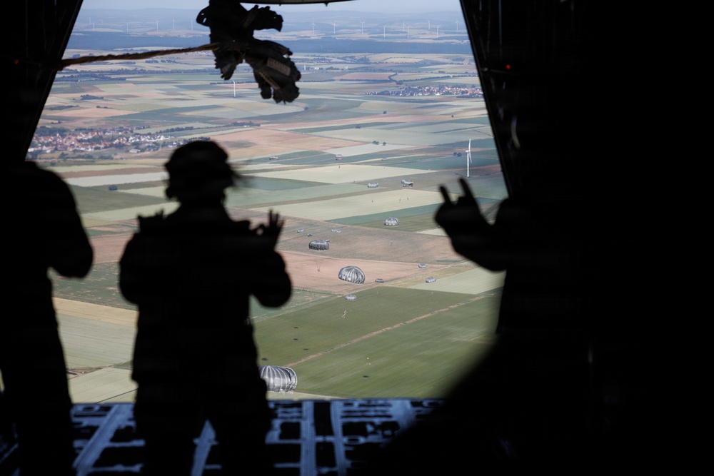 U.S. Paratroopers Conduct Airborne Training