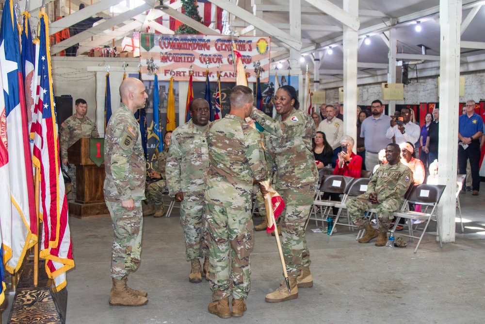 923rd Contracting Battalion welcomes a new commander