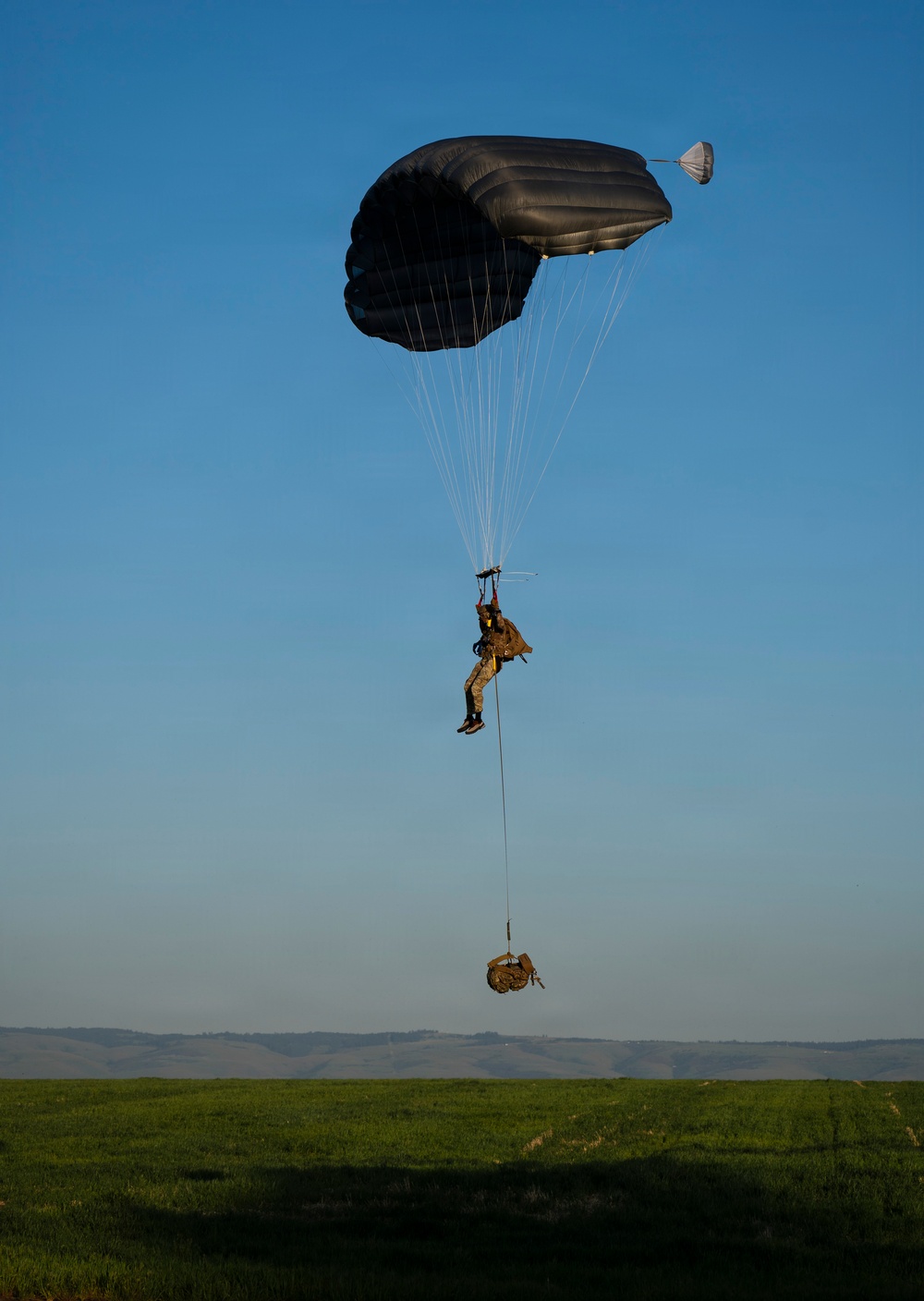Special Tactics Airmen Complete Jumps in Pendleton, OR