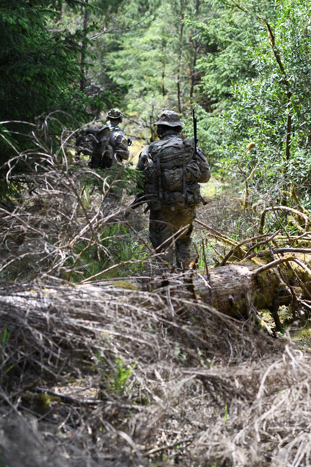 Air Force Special Tactics Airmen Complete Field Training in Warrenton, OR