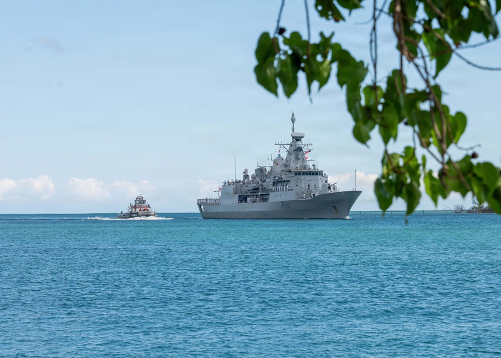 Royal New Zealand Navy Anzac-class frigate HMNZS Te Mana (F111) arrives at Pearl Harbor for RIMPAC 2026