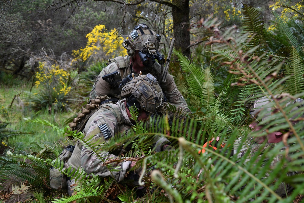 Air Force Special Tactics Airmen Complete Field Training in Warrenton, OR