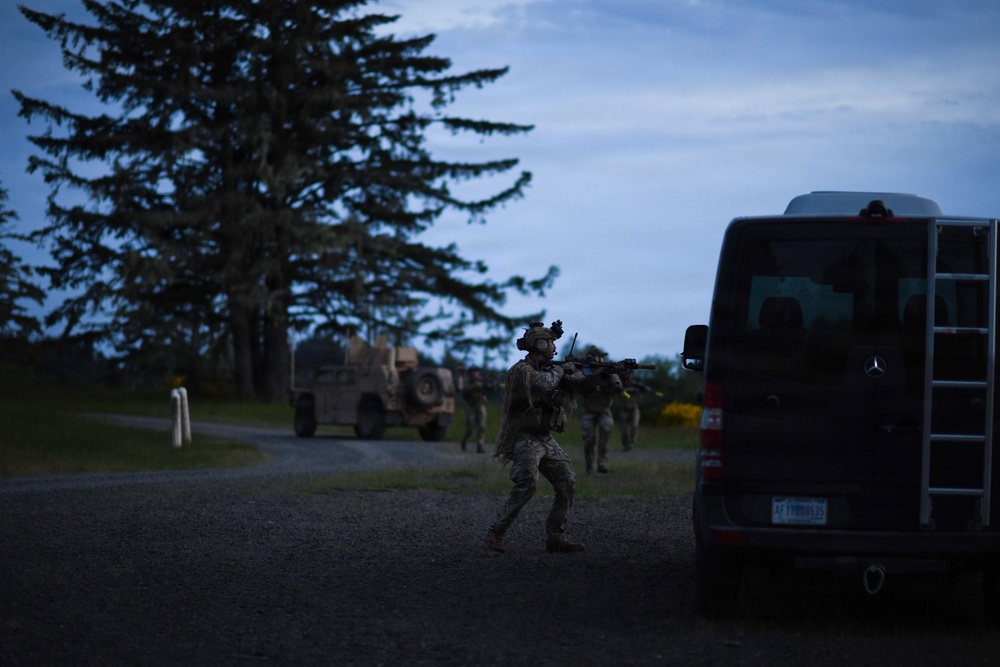 Air Force Special Tactics Airmen Complete Field Training in Warrenton, OR