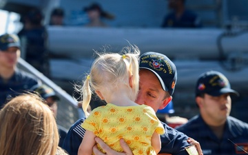 USS Oscar Austin (DDG 79) Returns to homeport in Rota