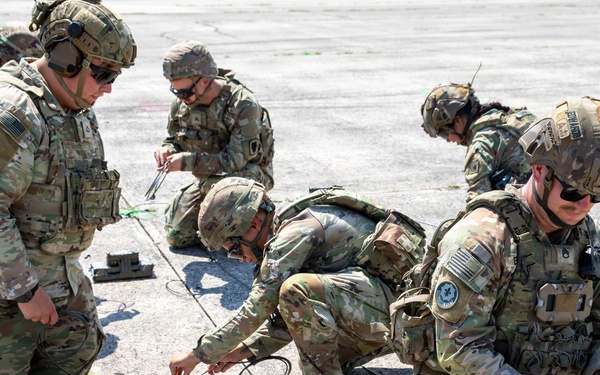 20th Engineer Brigade conducts Rapid Airfield Damage Repair